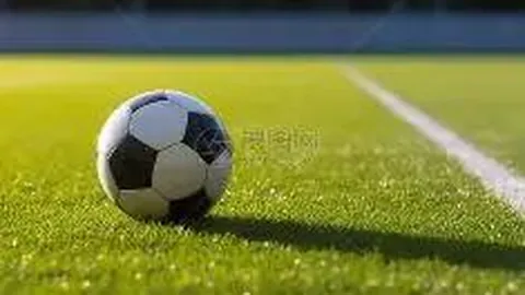 焦点对决：曼联与维拉半场平分秋色，罗杰斯神来之笔，库尼亚闪电回击演绎精彩瞬间！